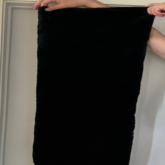(SOLD) Faux Fur (5 feet long!) - Picture 3 of 6